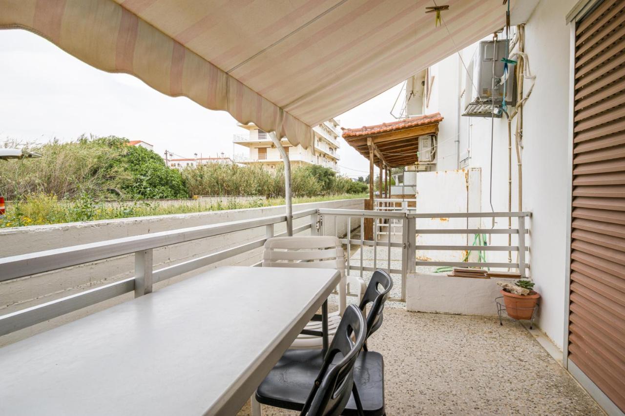 Loutraki Beach & Casino Condo Buitenkant foto