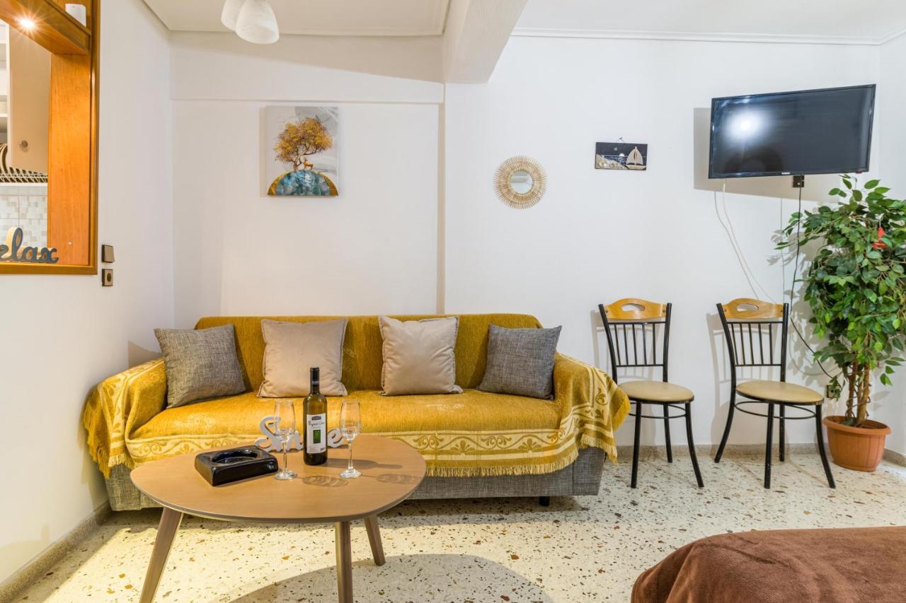 Loutraki Beach & Casino Condo Buitenkant foto