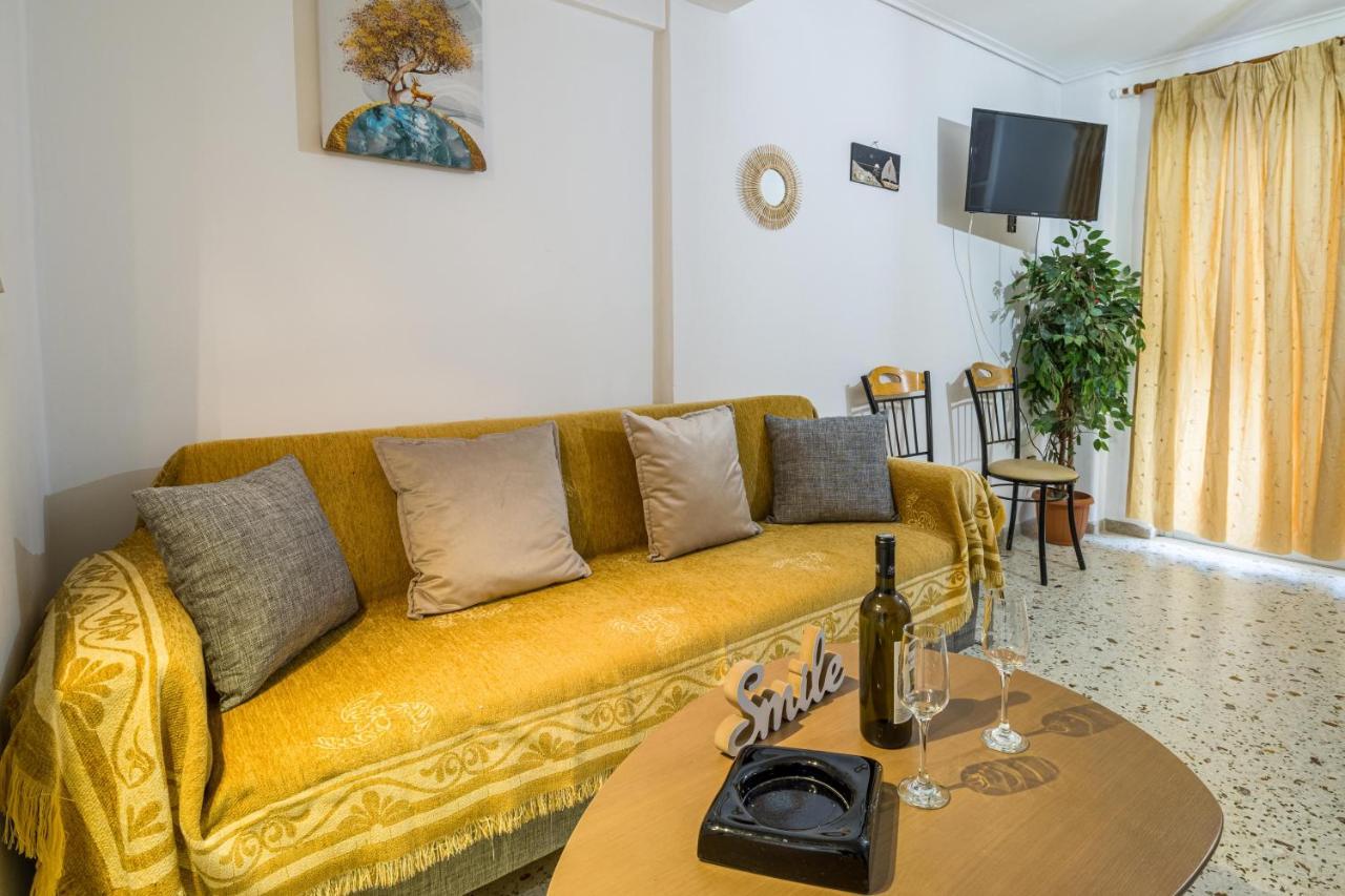 Loutraki Beach & Casino Condo Buitenkant foto