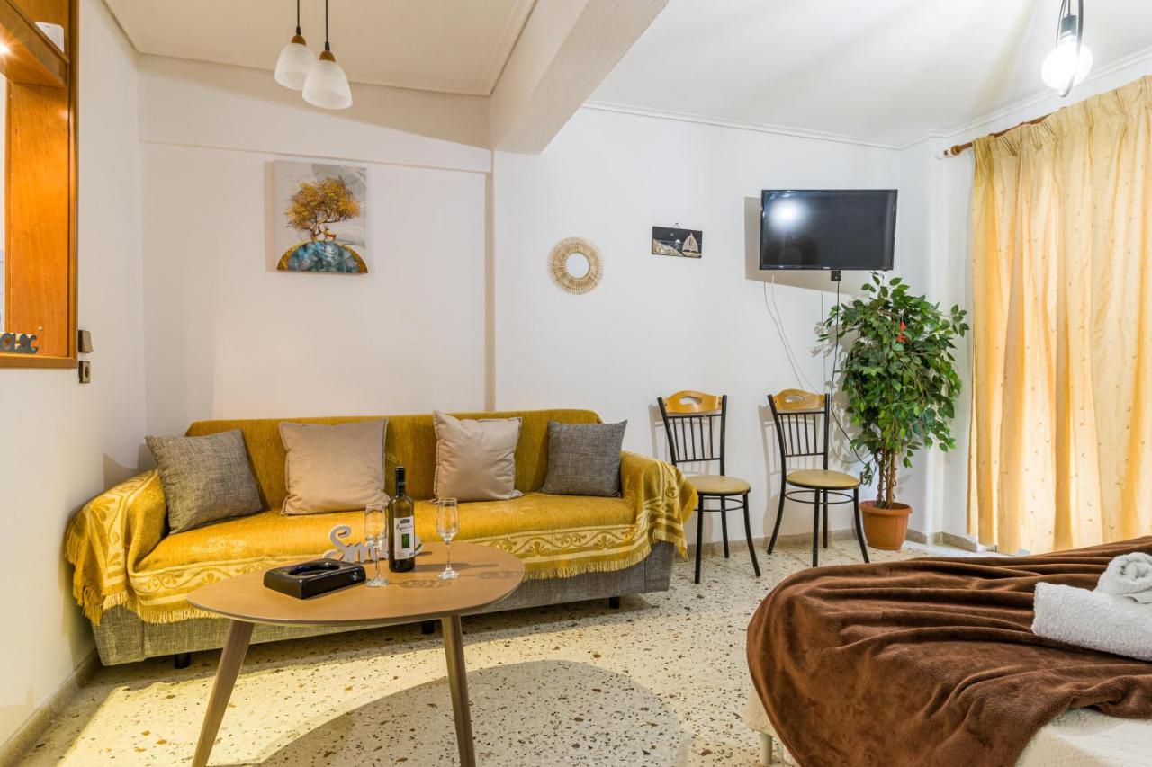 Loutraki Beach & Casino Condo Buitenkant foto