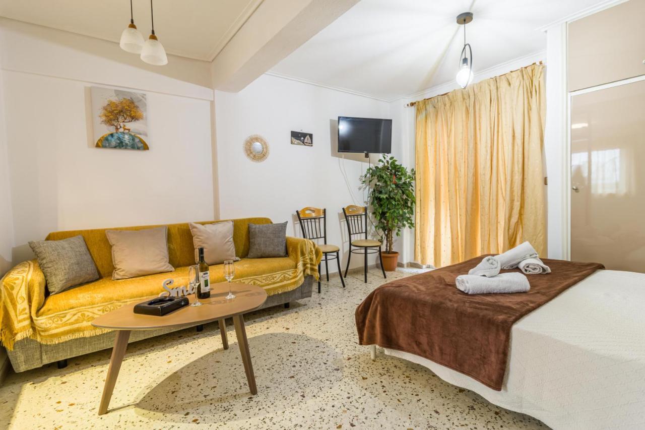 Loutraki Beach & Casino Condo Buitenkant foto